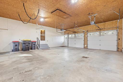 Oversized 2-stall garage