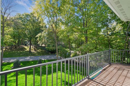 15 Maple Hill Drive, Excelsior, MN 55331
