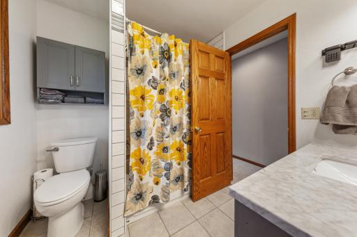 26 bathroom.jpg