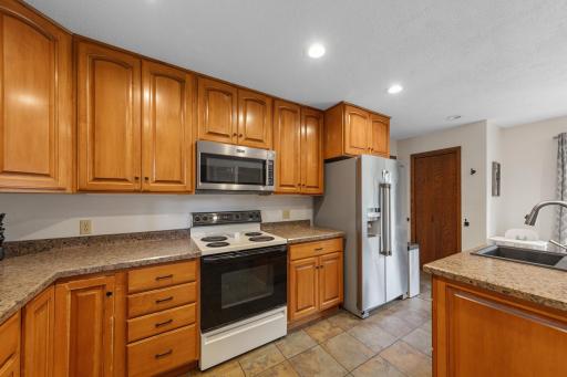 15 kitchen.jpg