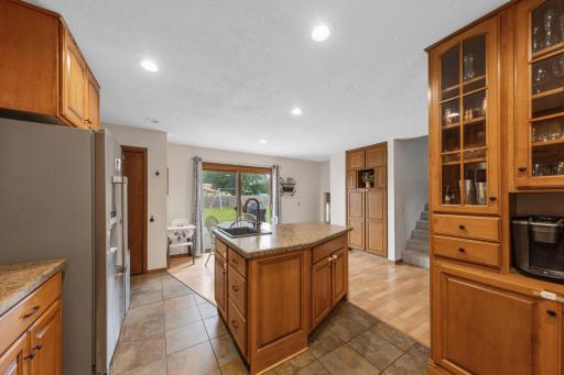 16 kitchen.jpg
