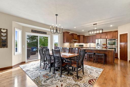27-web-or-mls-4421 118th Ave NE-27.jpg