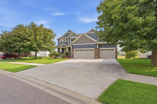 3-web-or-mls-4421 118th Ave NE-3.jpg