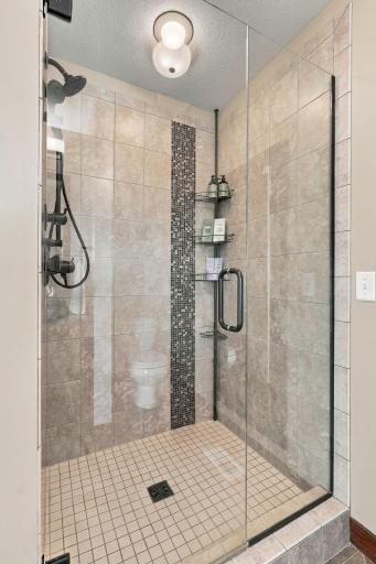 45-web-or-mls-4421 118th Ave NE-45.jpg