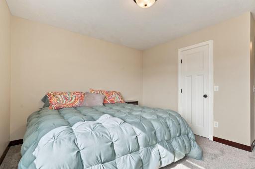 50-web-or-mls-4421 118th Ave NE-50.jpg