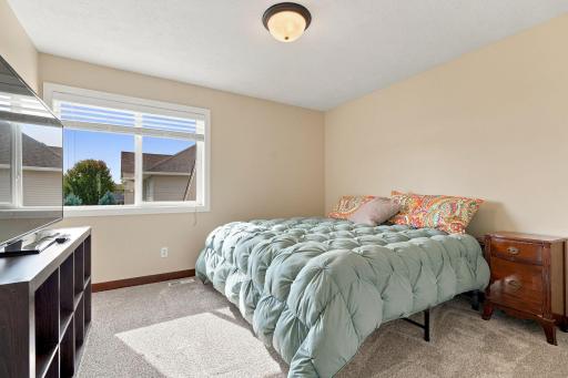 49-web-or-mls-4421 118th Ave NE-49.jpg