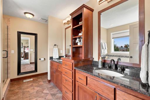 43-web-or-mls-4421 118th Ave NE-43.jpg