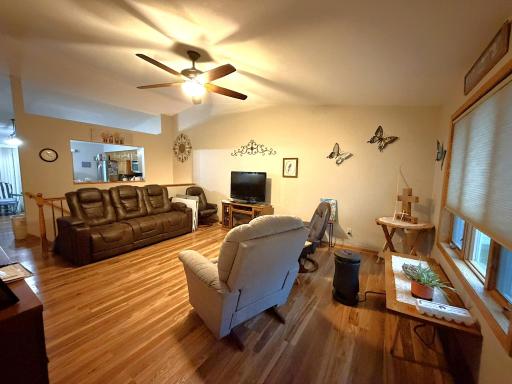 140 Orchard Manor Drive SE, Plainview, MN 55964