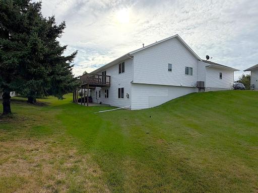 140 Orchard Manor Drive SE, Plainview, MN 55964