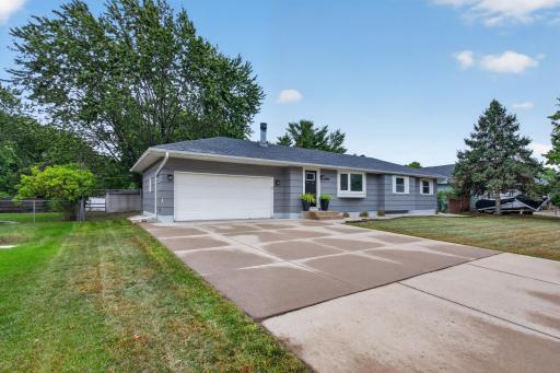 Affordable large rambler in great location