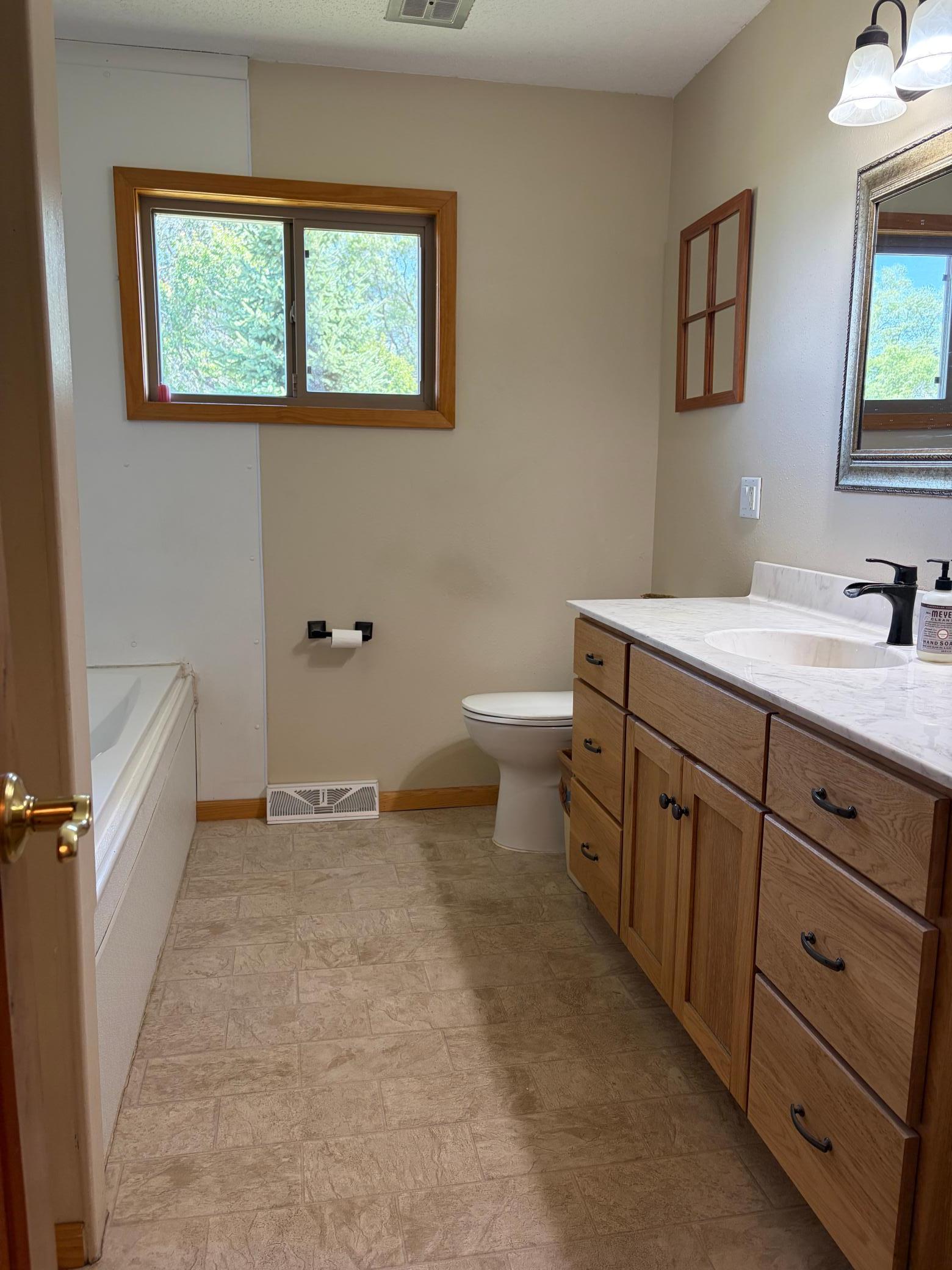 main level full bathroom.jpeg