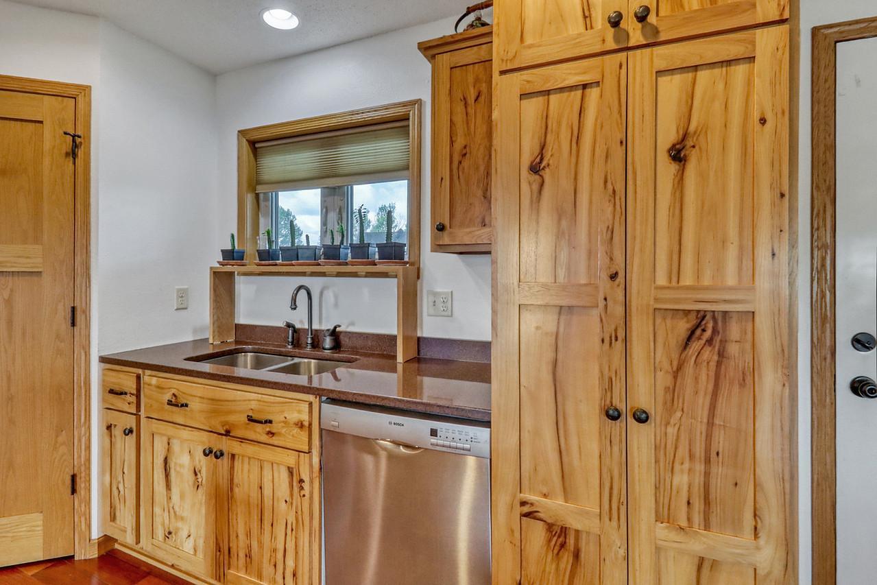 Kitchen1_2-g.jpg