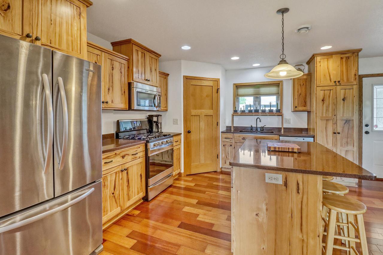 Kitchen1_3-g.jpg