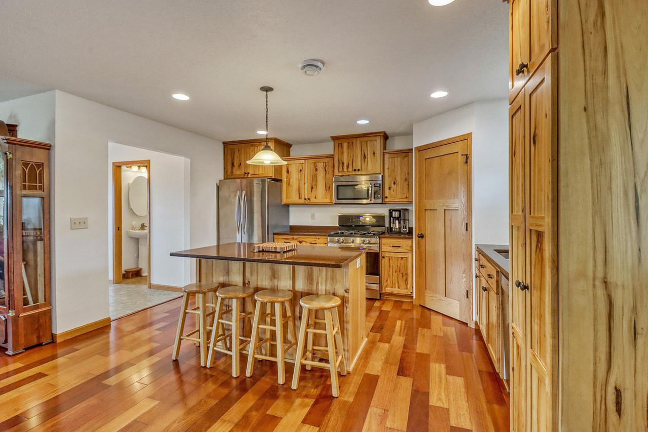 Kitchen1_1-g.jpg
