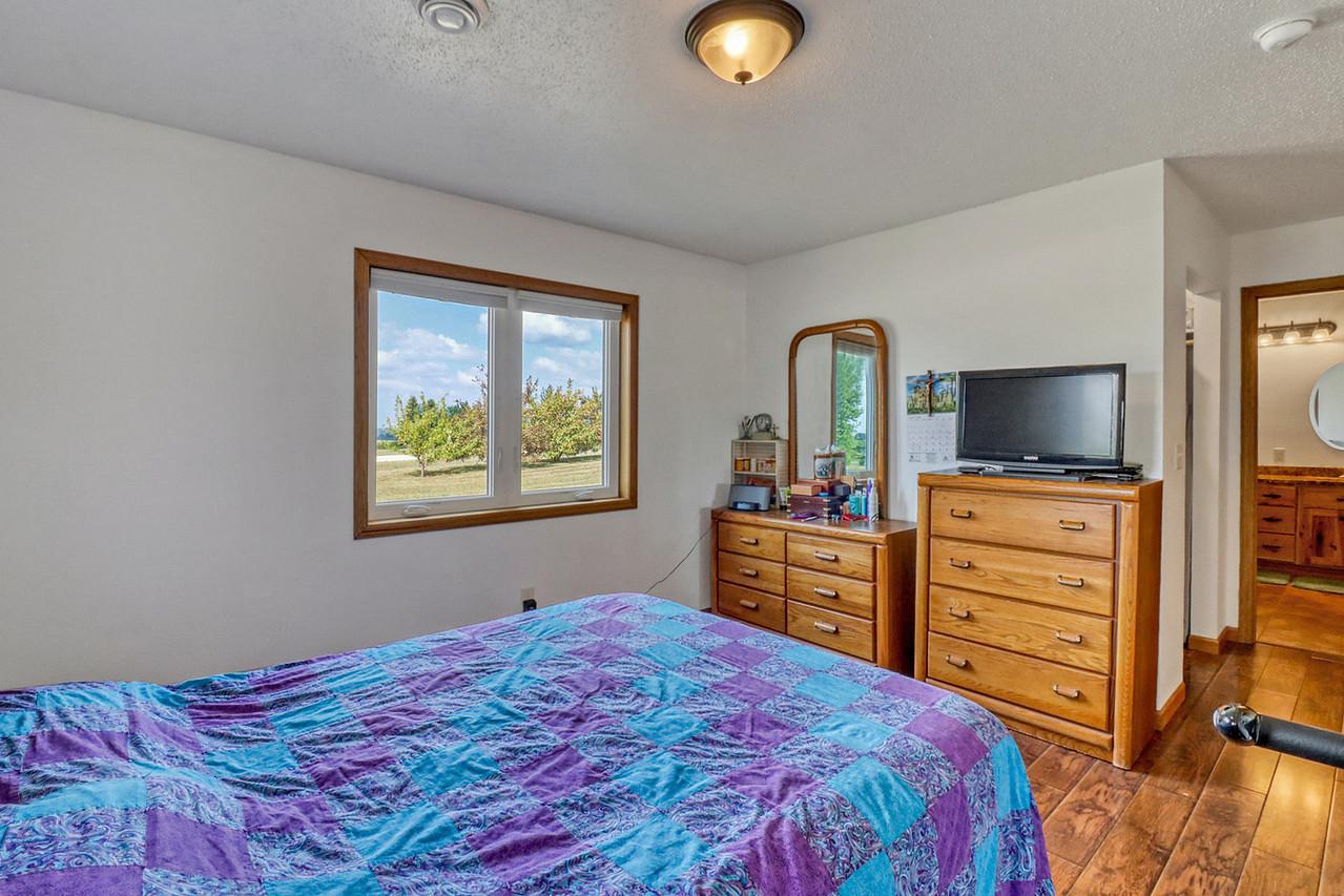 Primary Bedroom1_3-1280.jpg