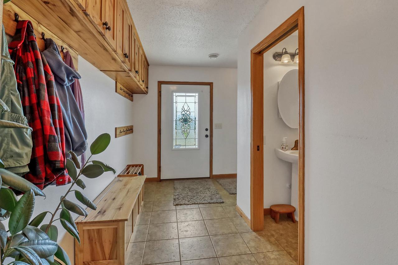 Mudroom1_0-1280.jpg