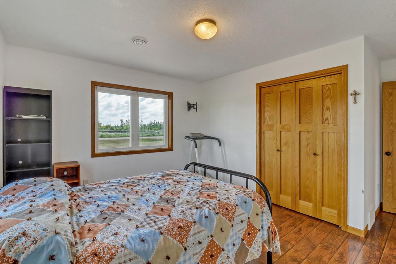 Bedroom2_2-1280.jpg