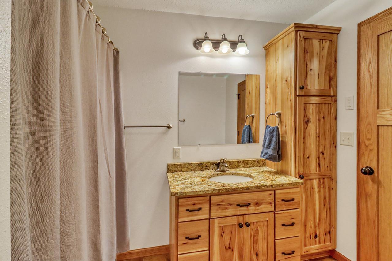 Bathroom1_2-1280.jpg
