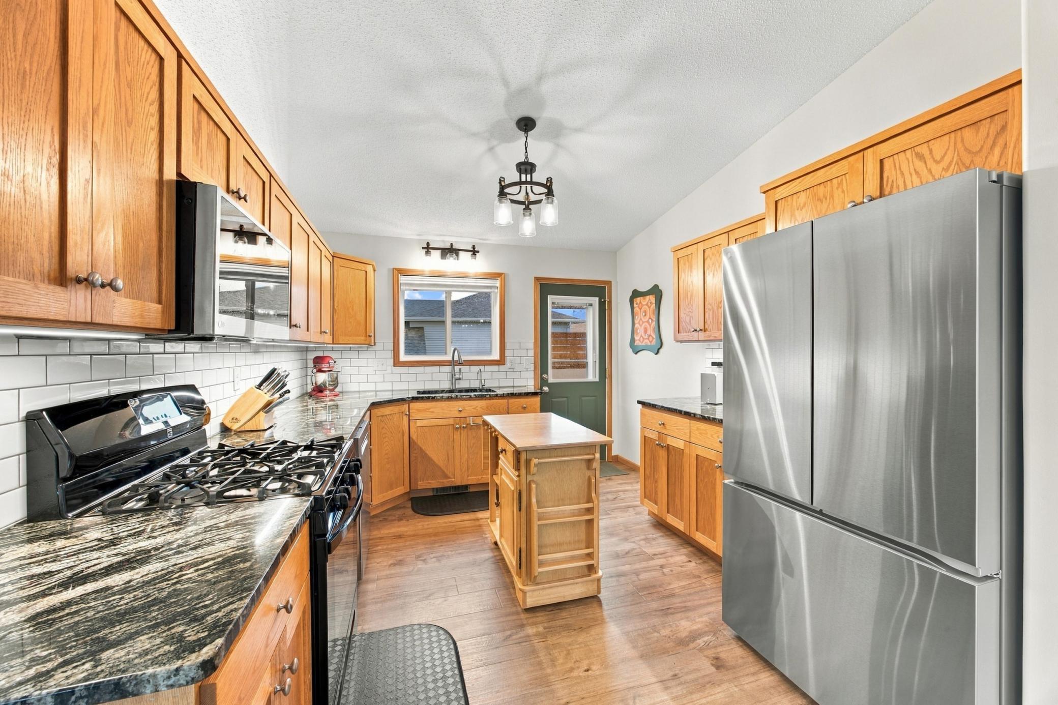 Kitchen with Removable Island