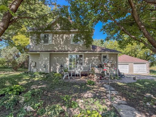 Main Home 4 Bed, 1 Bath - Detached Double Garage
