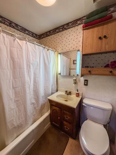 Main Floor Full Bath
