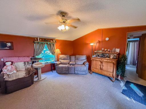 1993 Schult Home - Living Room