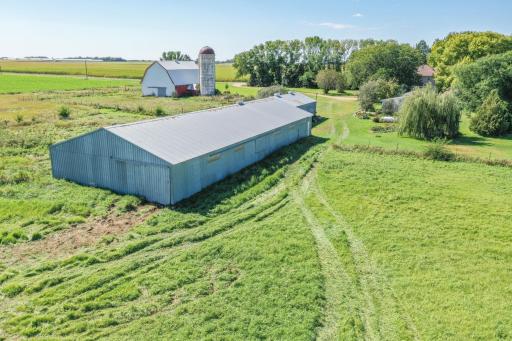 39x103 spray foam insulated & dirt floor