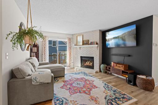 7-web-or-mls-3861 Gold Point #B-73.JPG