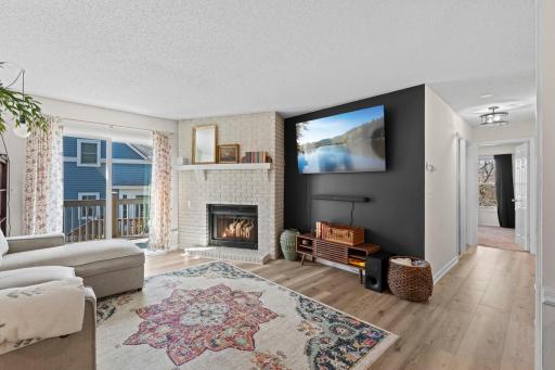 6-web-or-mls-3861 Gold Point #B-68.JPG