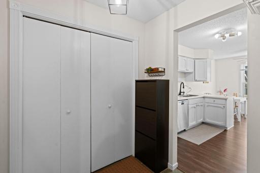 13-web-or-mls-3861 Gold Point #B-98.JPG