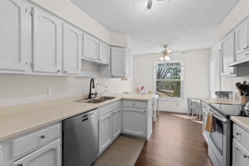 14-web-or-mls-3861 Gold Point #B-103.JPG