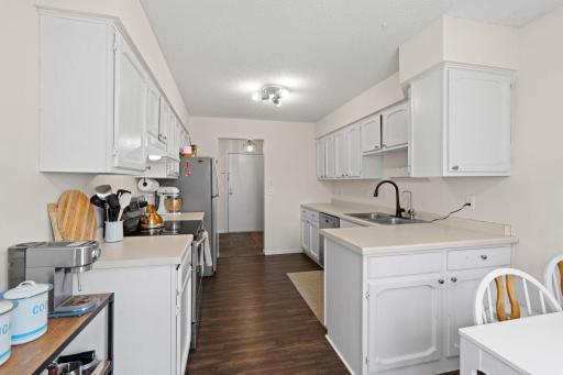 19-web-or-mls-3861 Gold Point #B-128.JPG