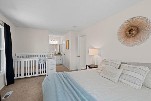 22-web-or-mls-3861 Gold Point #B-18.JPG