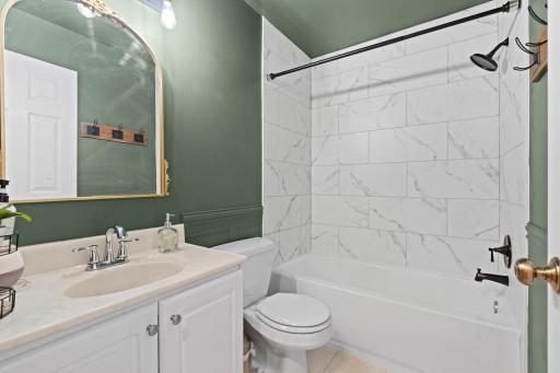 28-web-or-mls-3861 Gold Point #B-48.JPG