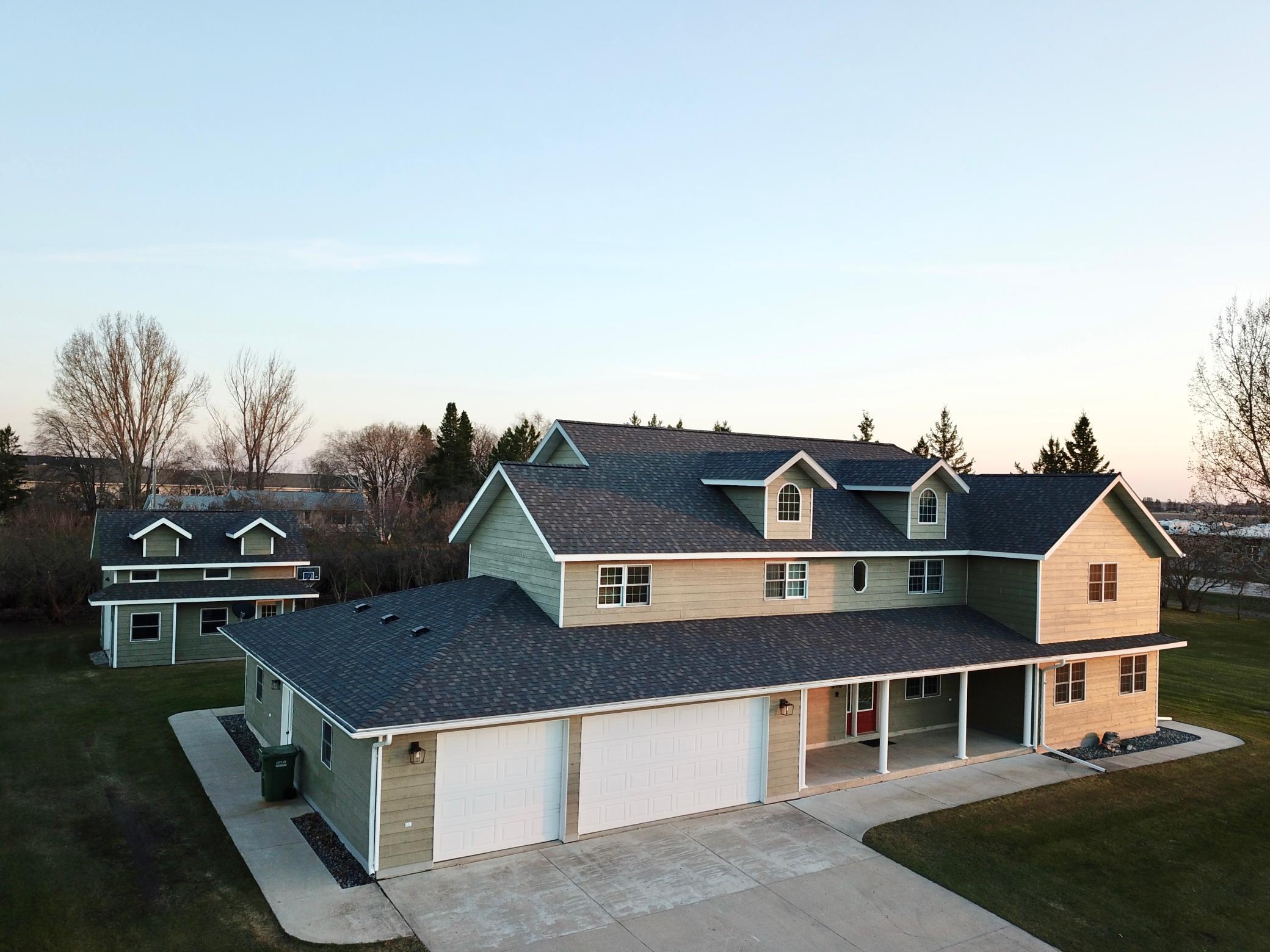 310 7th Street SW, Roseau, MN 56751