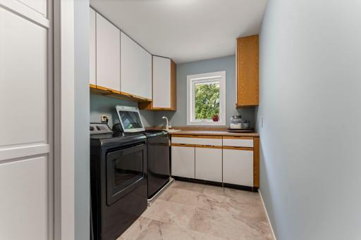 940 Trail Court, Eagan, MN 55123