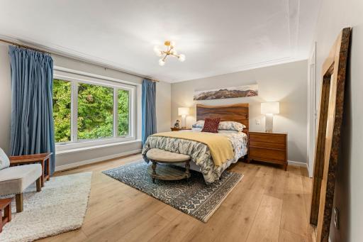 940 Trail Court, Eagan, MN 55123