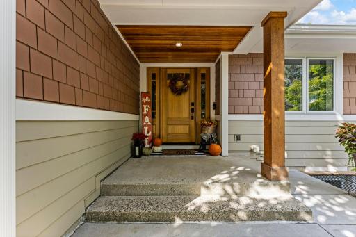 940 Trail Court, Eagan, MN 55123
