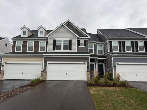 9653 4th Street Lane N, Lake Elmo, MN 55042