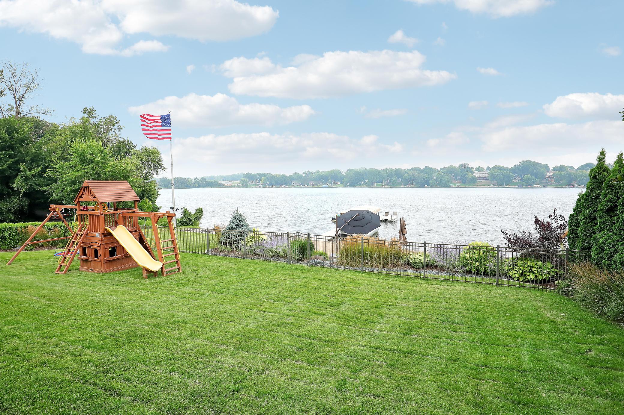8710Photography-High-Resolution-7998-Ithaca-Lane-North-Maple-Grove-MN-55311-112.jpg