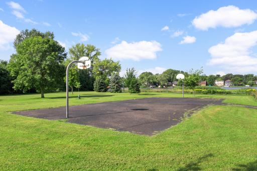 3829 Oak Street N, Brooklyn Center, MN 55429