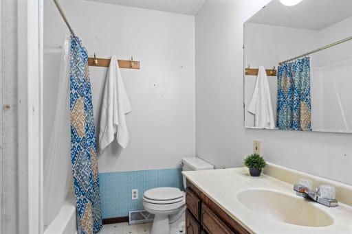 324 11th Avenue SW, Cambridge, MN 55008