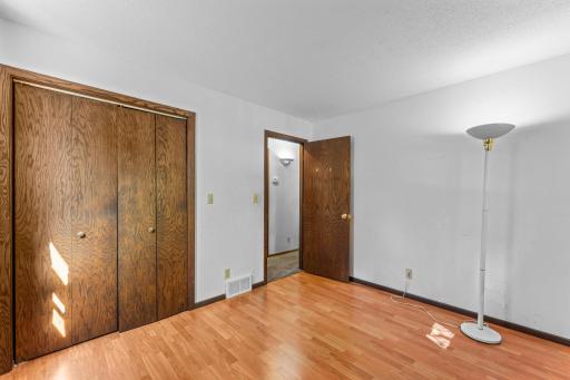 324 11th Avenue SW, Cambridge, MN 55008