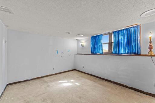 324 11th Avenue SW, Cambridge, MN 55008