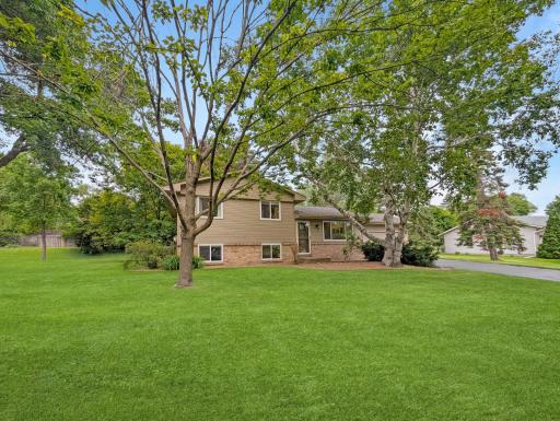 Even the front yard has plenty of room!
