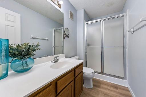3327 Glynwater Primary Bathroom.jpg