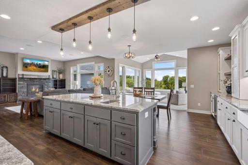 Over-sized center Island with prep sink