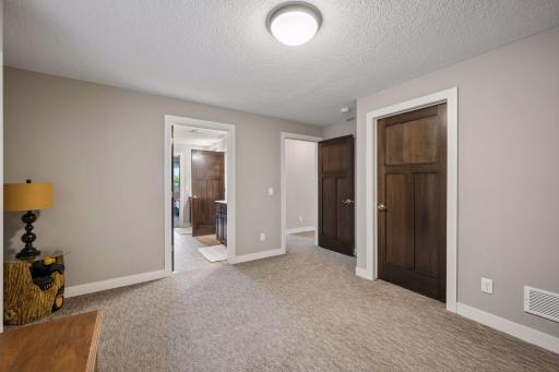 Bedroom 5 - View 2