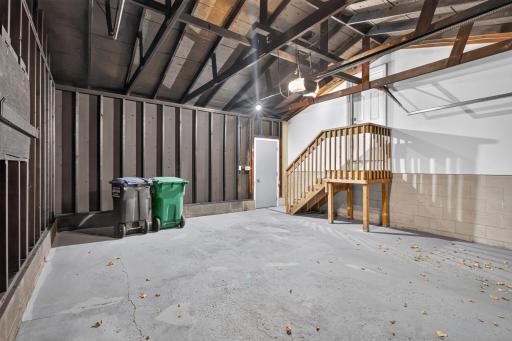 406 Centennial Drive, Roseville, MN 55113