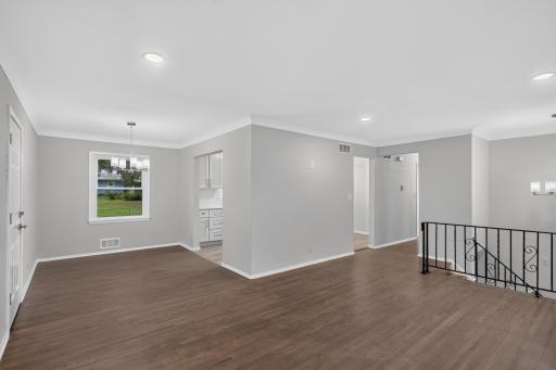 406 Centennial Drive, Roseville, MN 55113